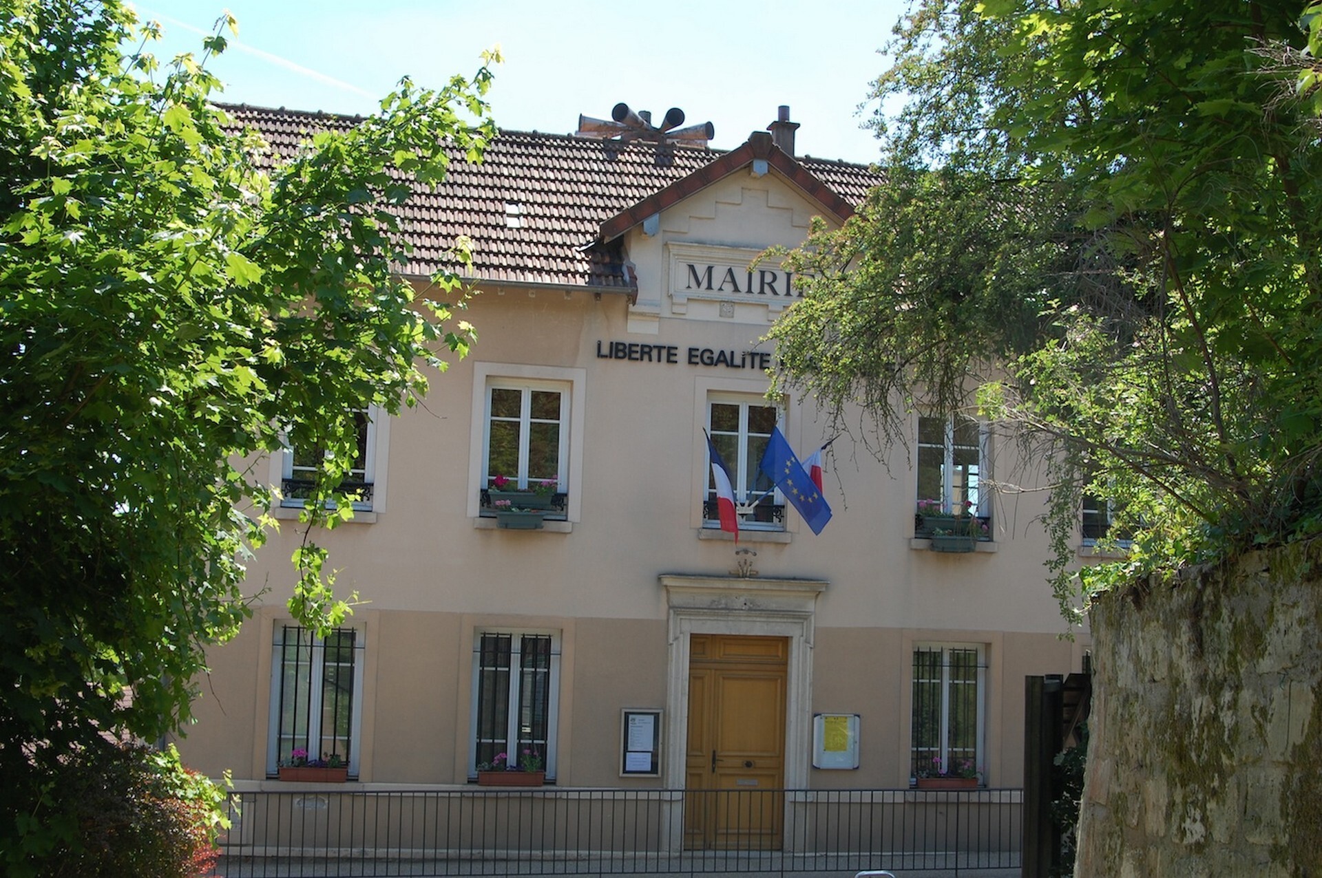 Mairie de Vauhallan — location de benne LAS